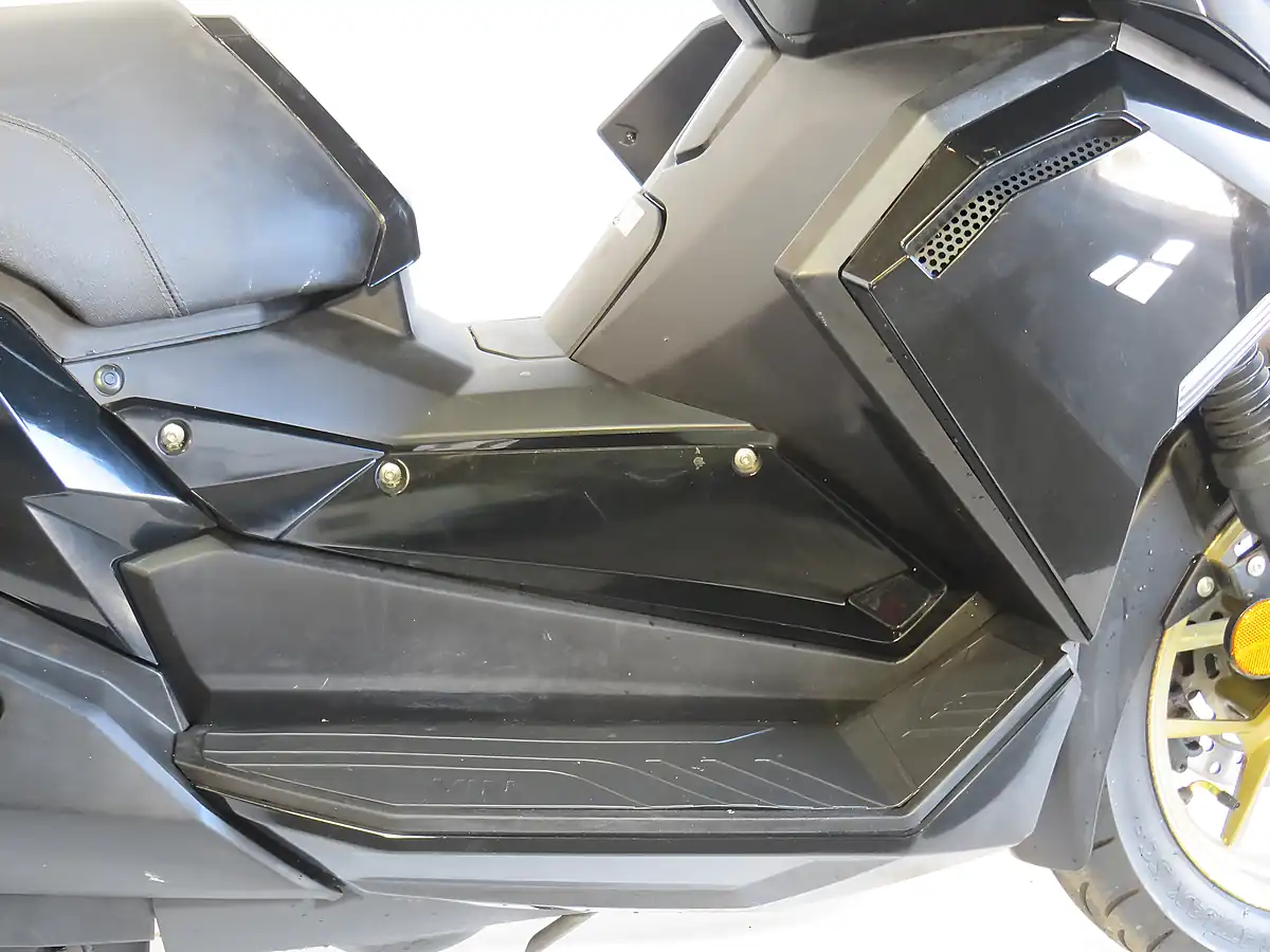 Used 2024 Lexmoto Nexus 125 Black - Interior and Exterior details 14