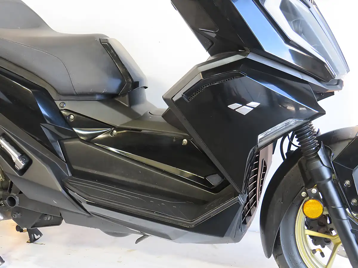 Used 2024 Lexmoto Nexus 125 Black - Interior and Exterior details 15
