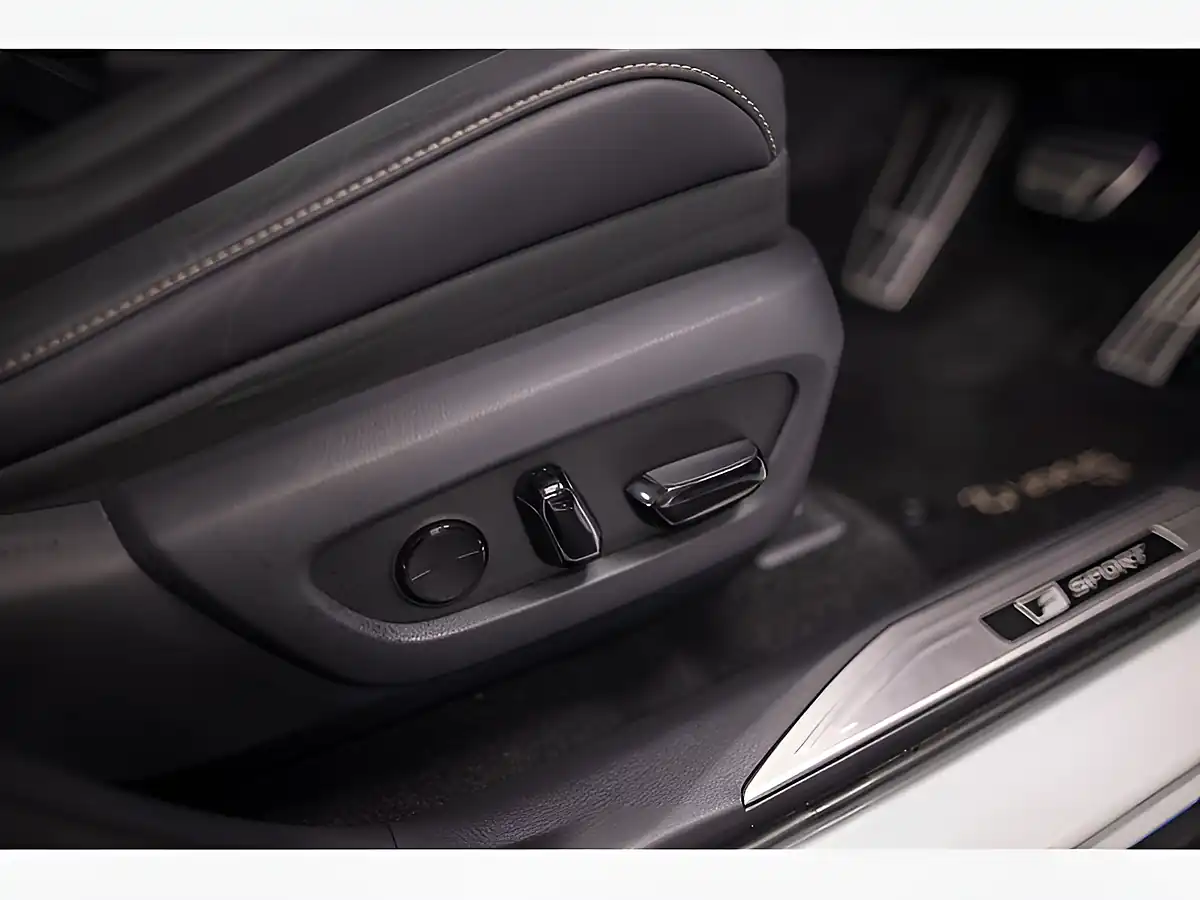 Used 2024 Lexus Nx F Sport White - Interior and Exterior details 15