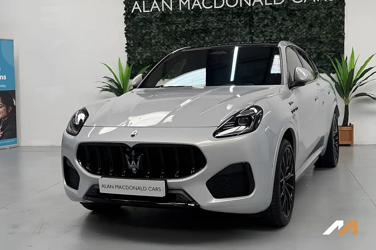 Used 2024 Maserati Grecale Modena White - Front View