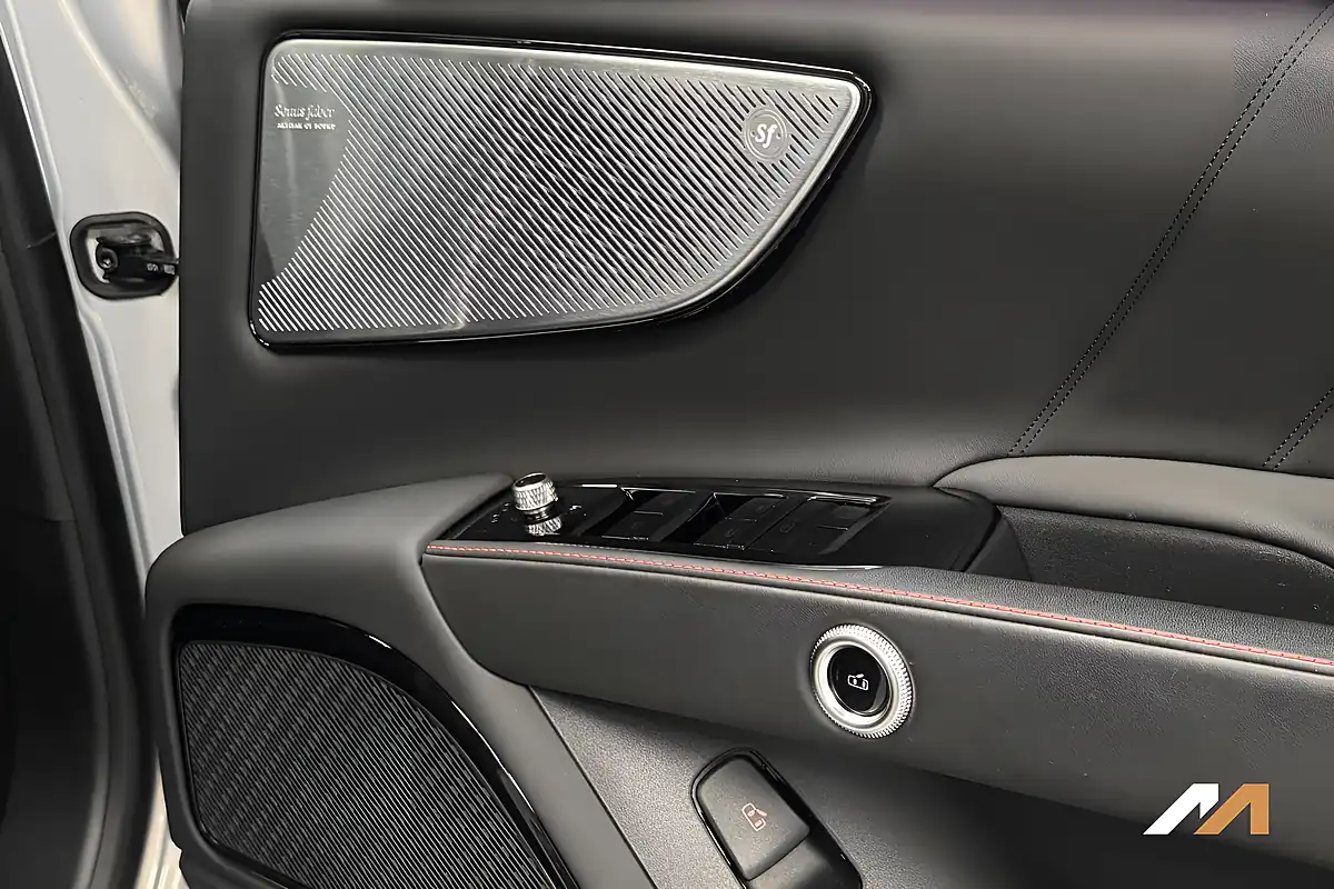 Used 2024 Maserati Grecale Modena White - Interior and Exterior details 15