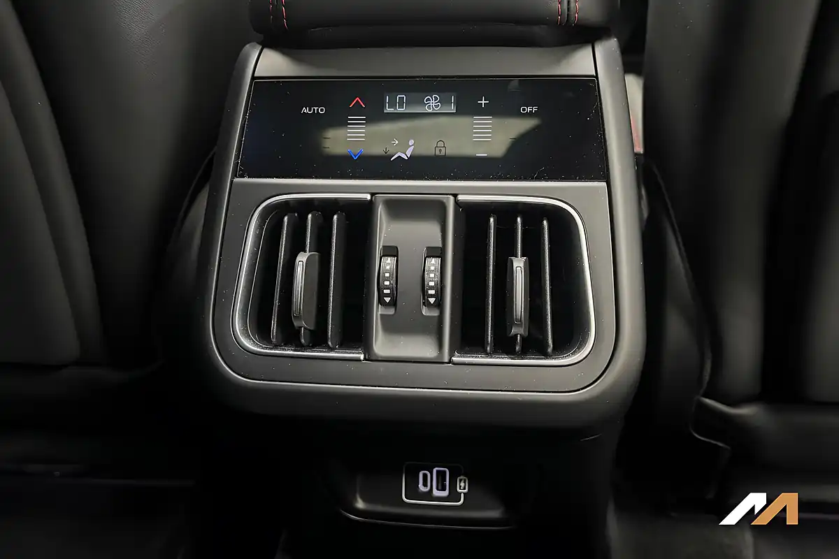 Used 2024 Maserati Grecale Modena White - Interior and Exterior details 16