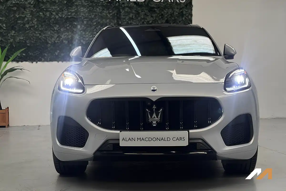 Used 2024 Maserati Grecale Modena White - Interior and Exterior details 4