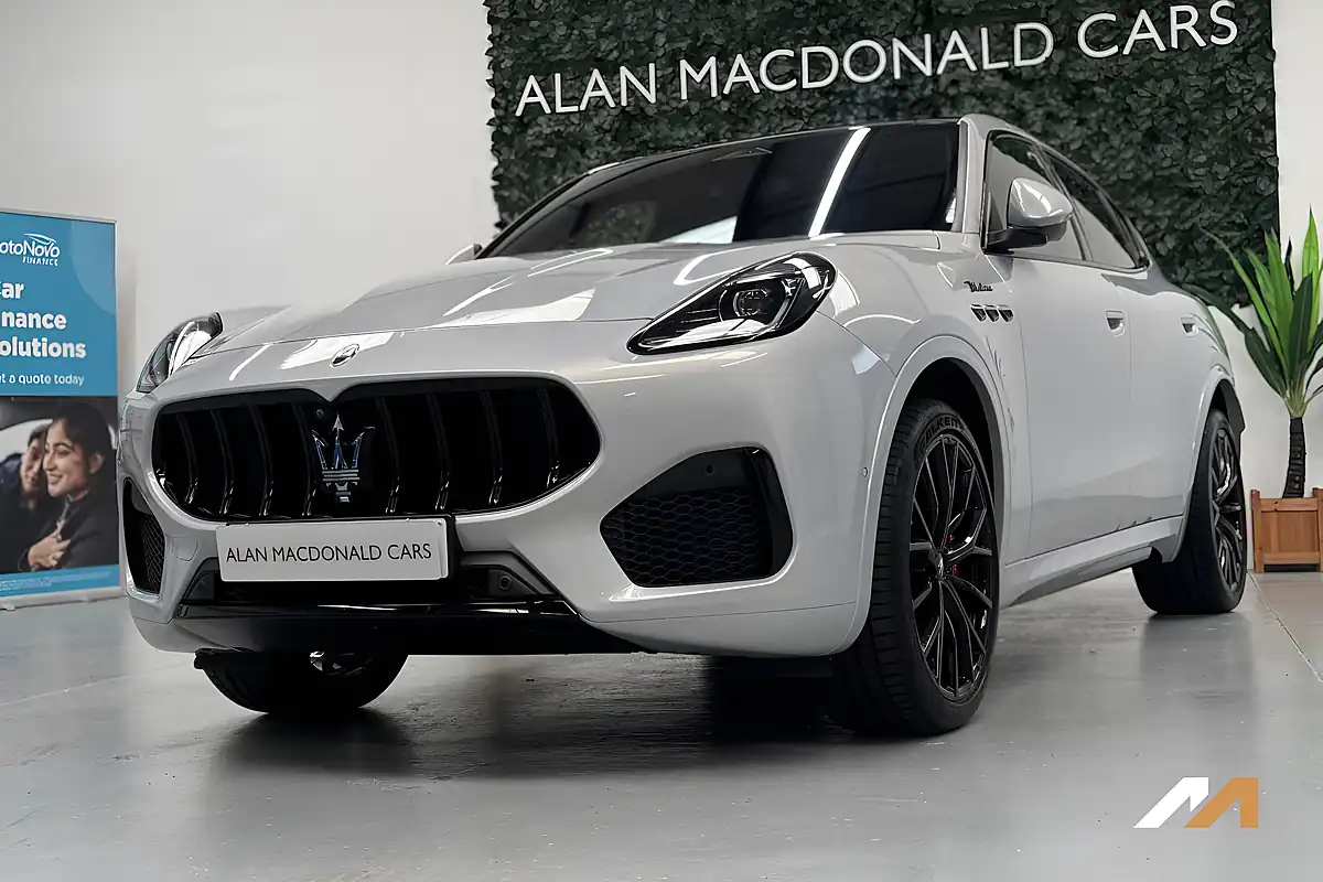 Used 2024 Maserati Grecale Modena White - Interior and Exterior details 5