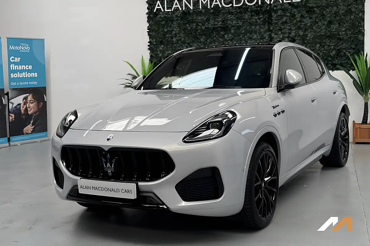 Used 2024 Maserati Grecale Modena White - Interior and Exterior details 6