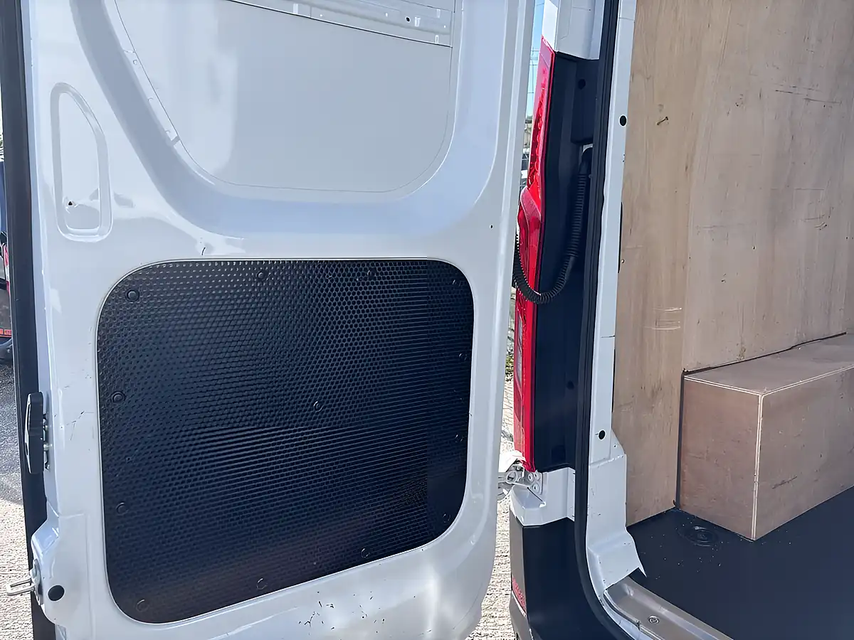 Used 2024 Maxus Deliver 9 Lux White - Interior and Exterior details 14