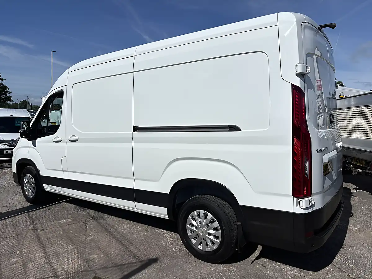 Used 2024 Maxus Deliver 9 Lux White - Interior and Exterior details 7
