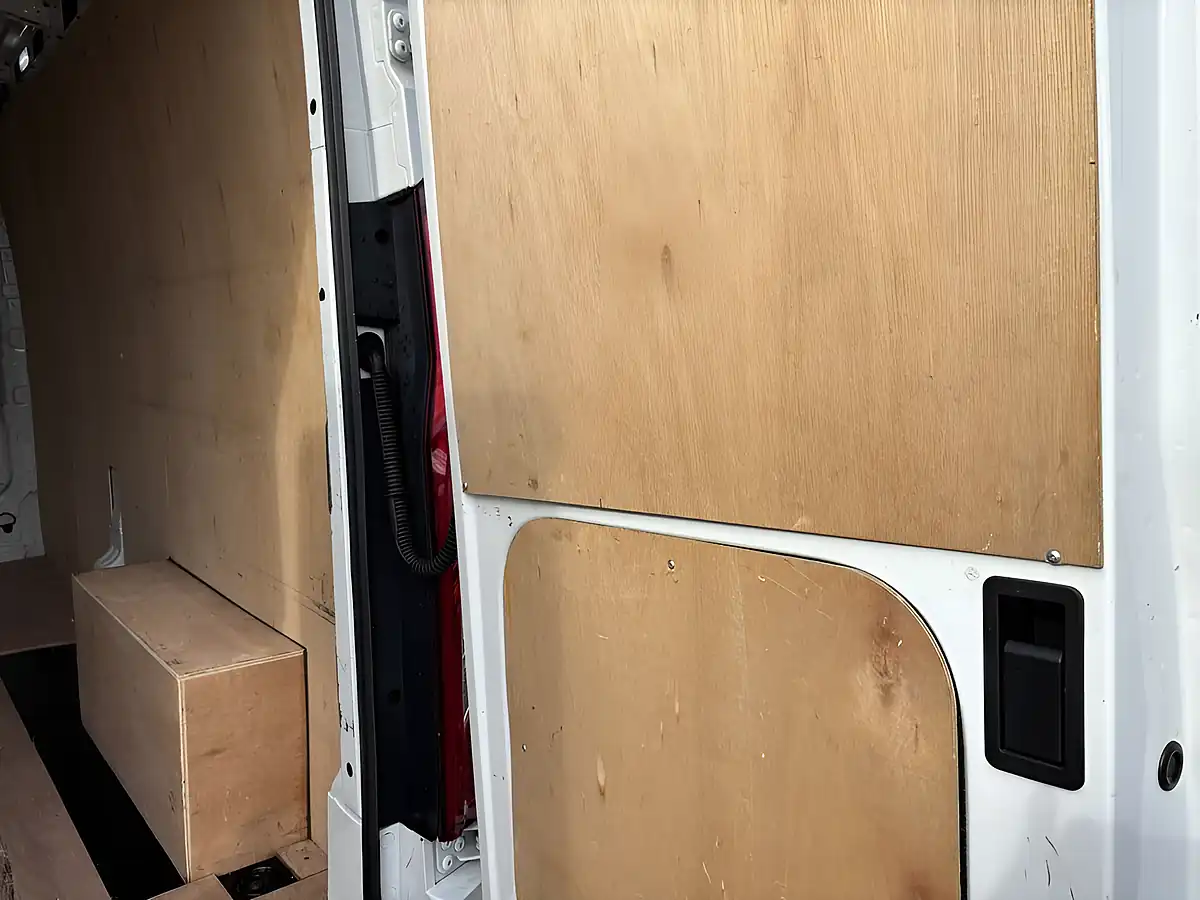 Used 2024 Maxus Deliver 9 Lux White - Interior and Exterior details 15