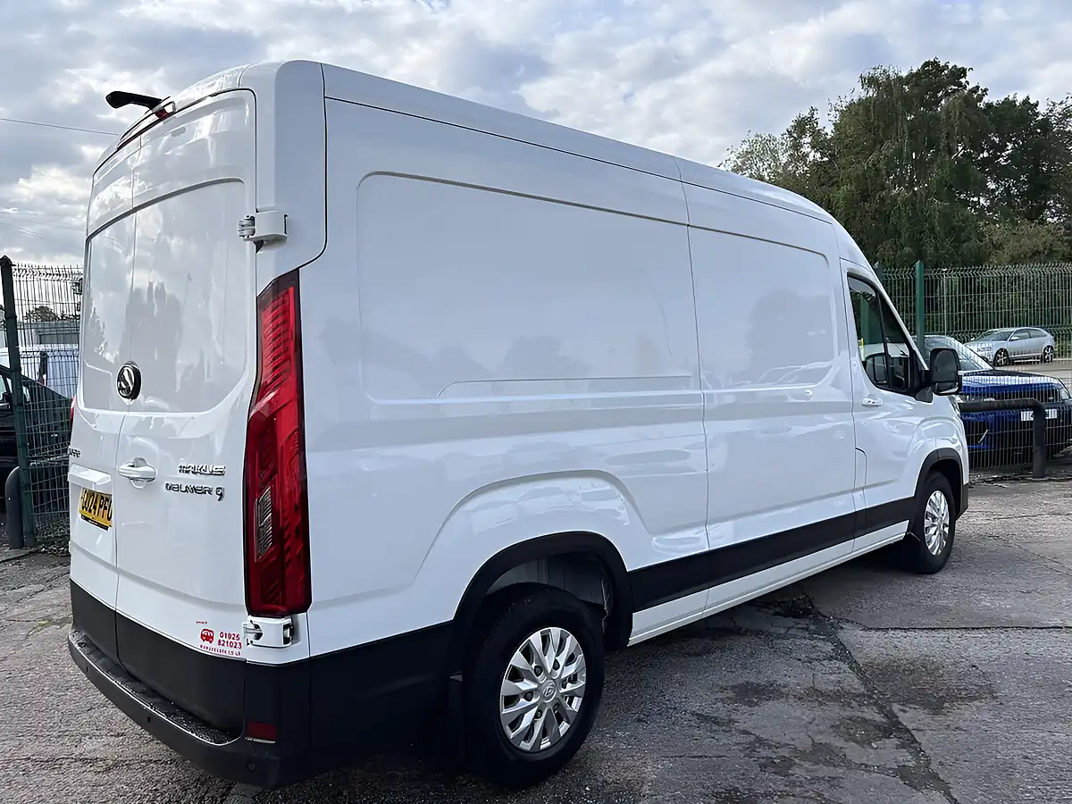 Used 2024 Maxus Deliver 9 Lux White - Interior and Exterior details 5