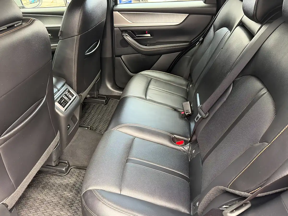 Used 2024 Mazda CX-60 Exclusive-Line Silver - Interior and Exterior details 13