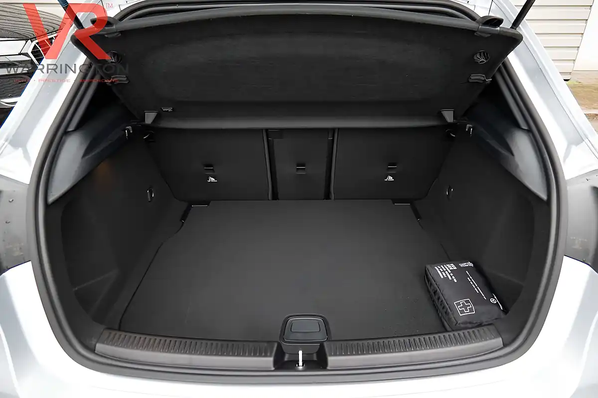 Used 2024 Mercedes-Benz a Class Premium Plus High-Tech Silver - Interior and Exterior details 12
