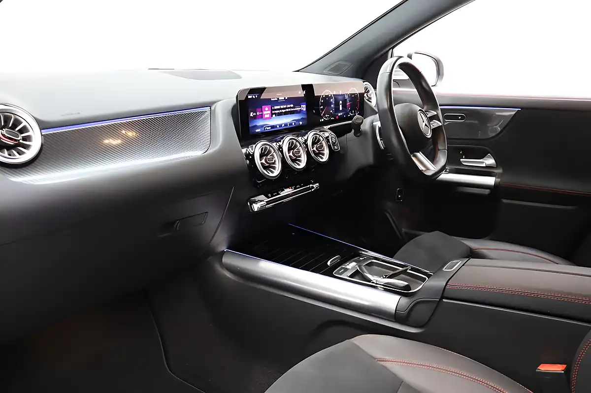 Used 2024 Mercedes-Benz Gla AMG Line (executive) Silver - Interior and Exterior details 13