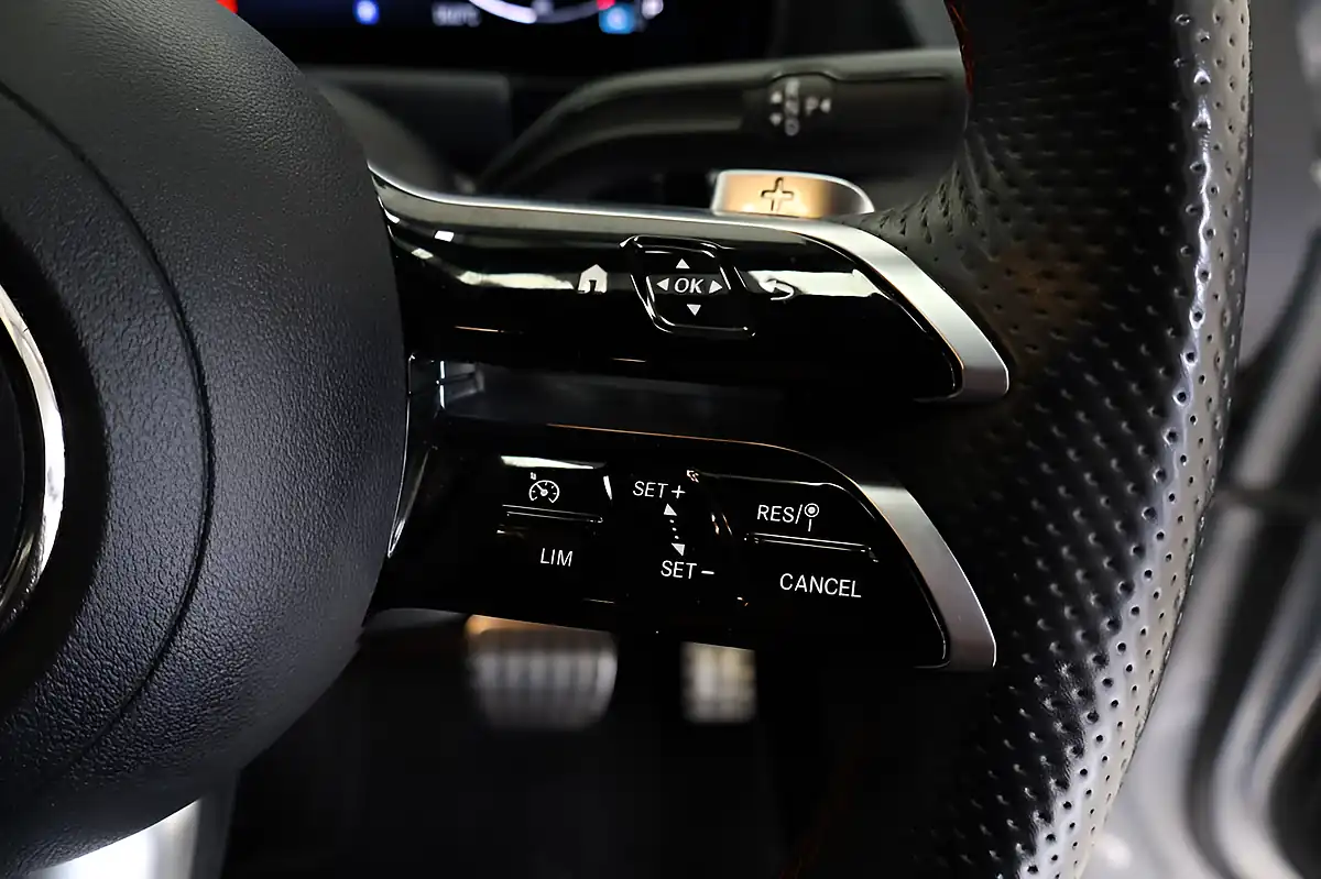 Used 2024 Mercedes-Benz Gla AMG Line (executive) Silver - Interior and Exterior details 17