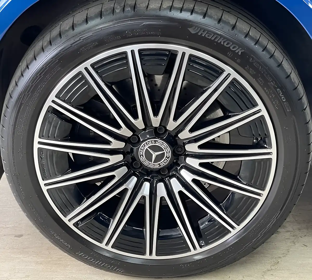 Used 2024 Mercedes-Benz Gla AMG Line Premium Plus Spectral Blue - Interior and Exterior details 11
