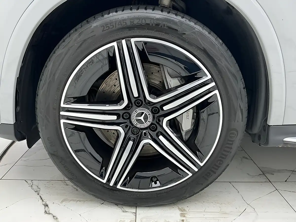 Used 2024 Mercedes-Benz Glc AMG Line Artic Grey - Interior and Exterior details 15