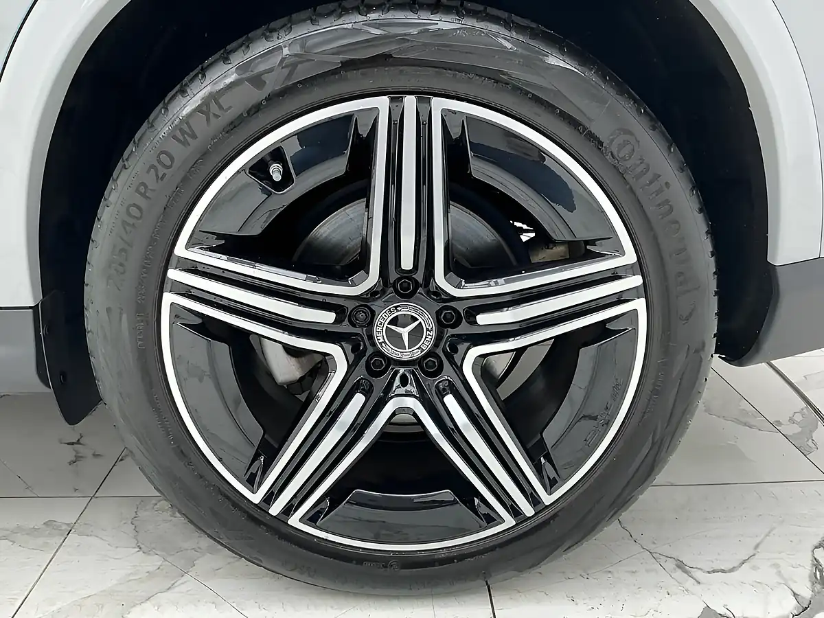 Used 2024 Mercedes-Benz Glc AMG Line Artic Grey - Interior and Exterior details 20