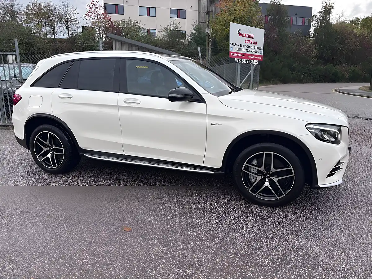 Used 2024 Mercedes-Benz Glc Premium Plus White - Interior and Exterior details 7
