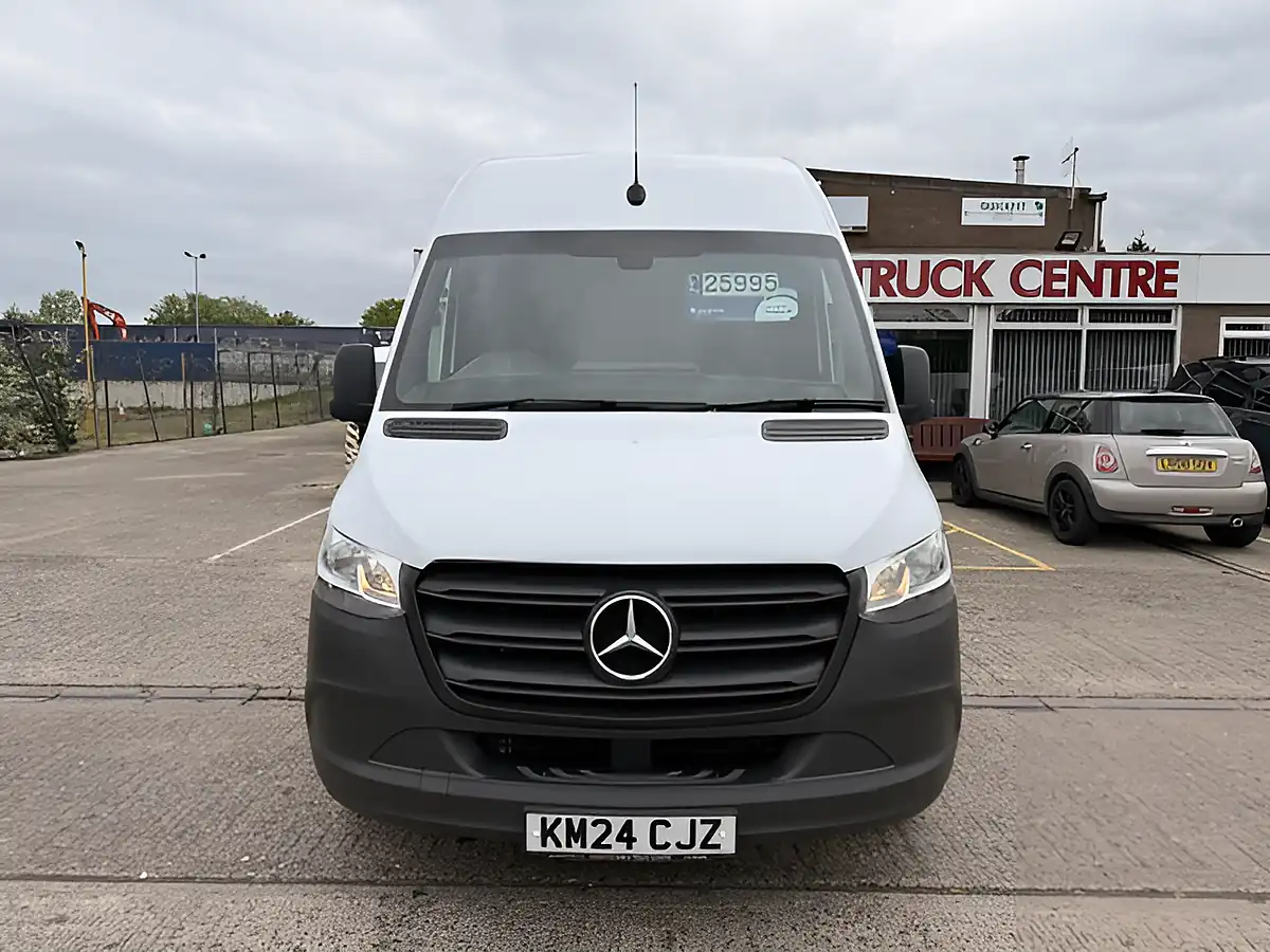 Used 2024 Mercedes-Benz Sprinter 315 Premium White - Interior and Exterior details 13