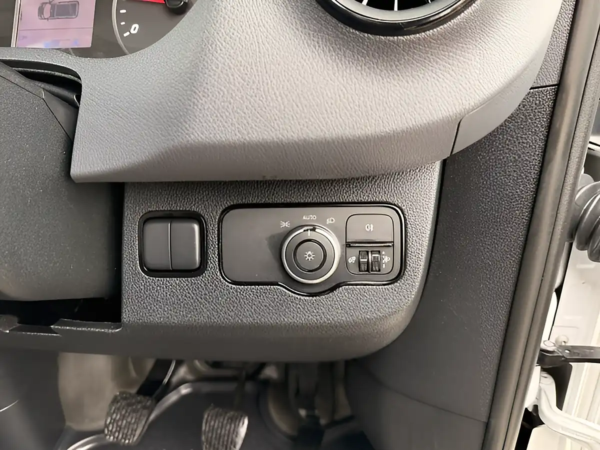 Used 2024 Mercedes-Benz Sprinter 315 Premium White - Interior and Exterior details 20