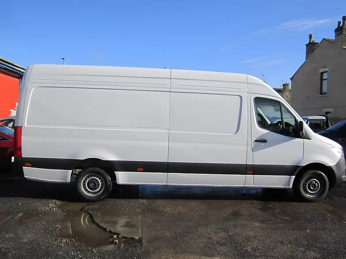 Used 2024 Mercedes-Benz Sprinter Progressive White - Interior and Exterior details 5