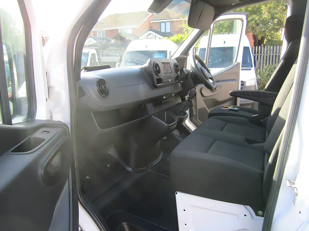 Used 2024 Mercedes-Benz Sprinter Progressive White - Interior and Exterior details 7