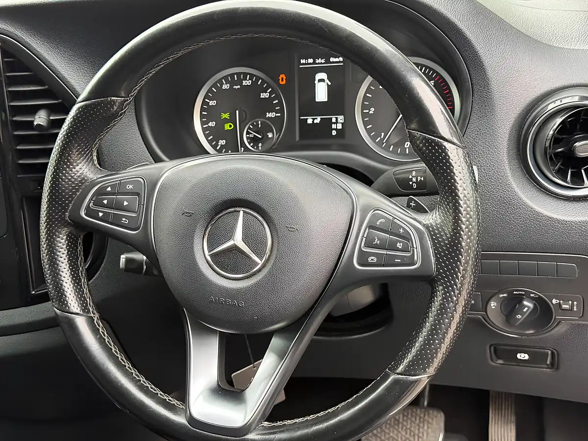 Used 2024 Mercedes-Benz Vito Select Tourer Silver - Interior and Exterior details 15
