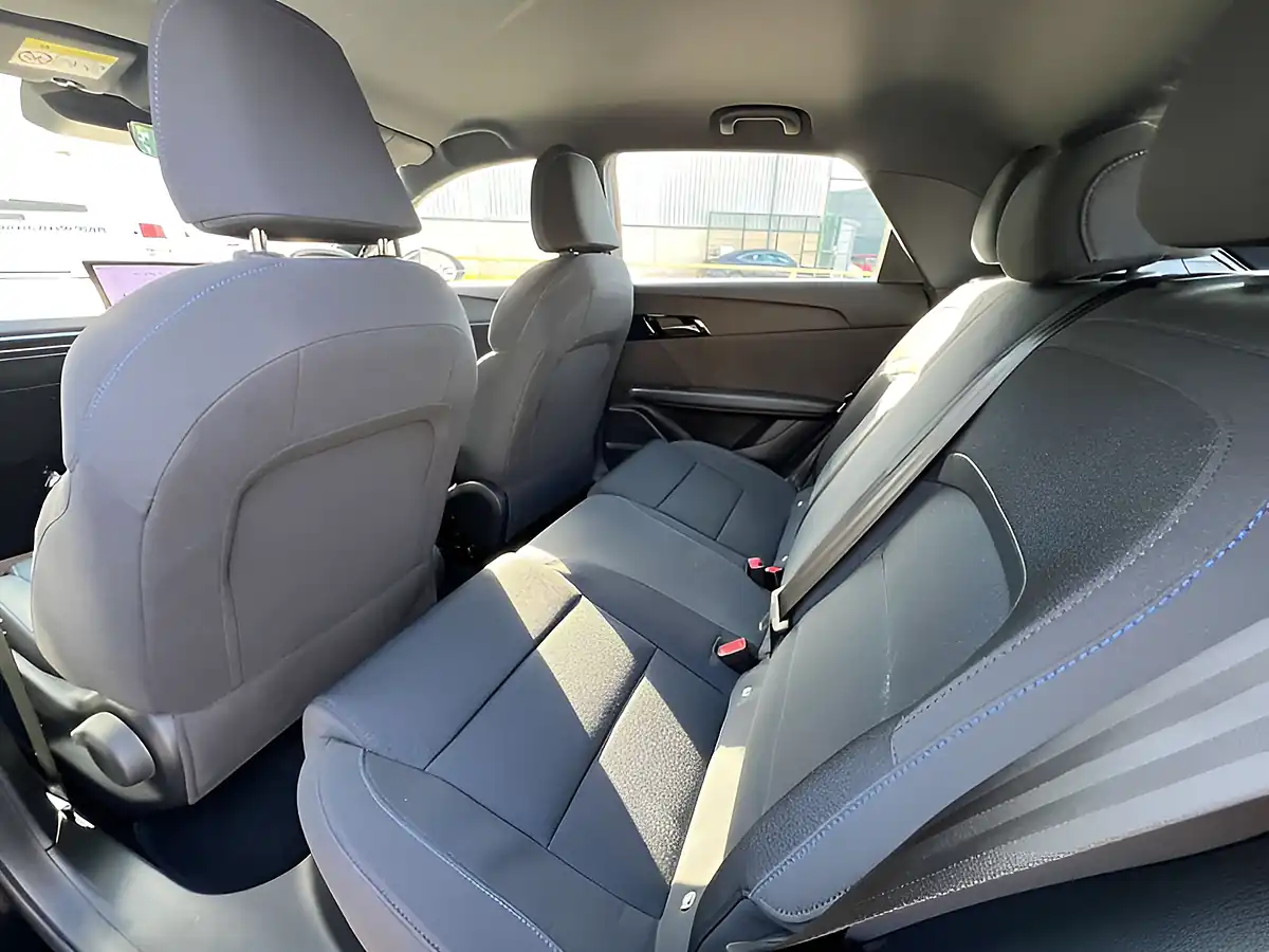 Used 2024 MG 4 Se Black Pearl - Interior and Exterior details 15