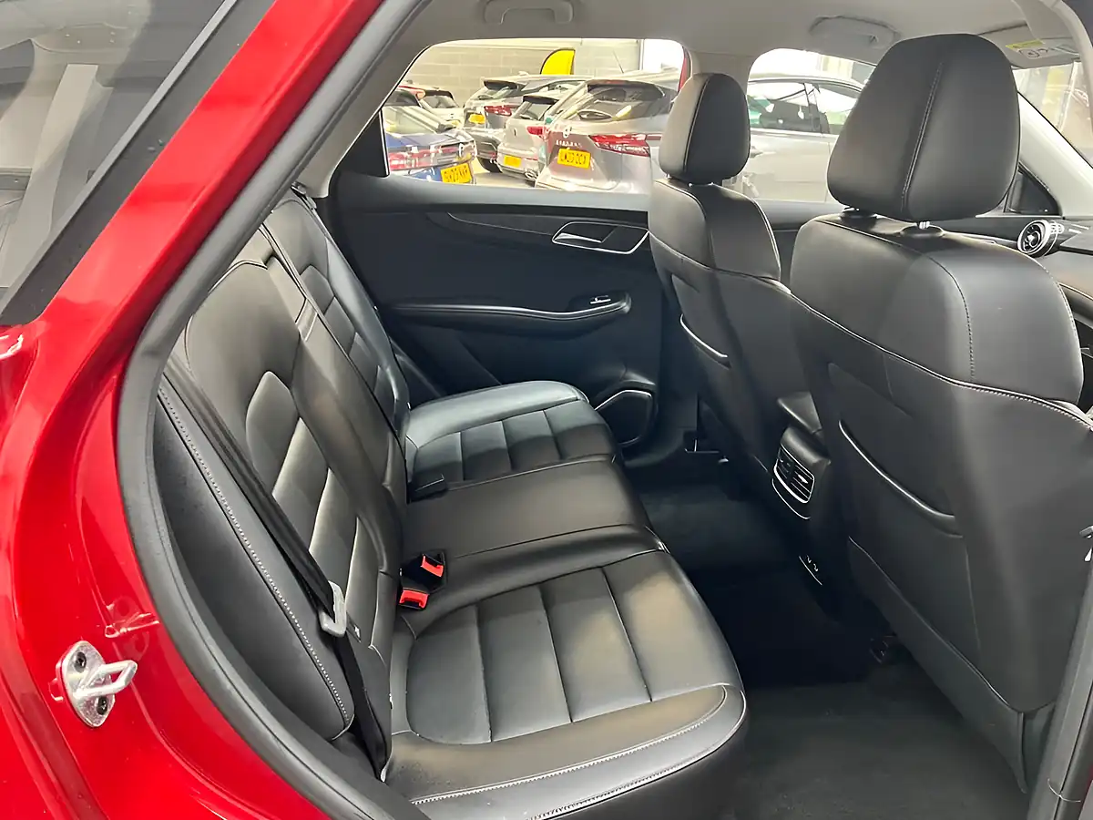 Used 2024 MG HS Se Red - Interior and Exterior details 14