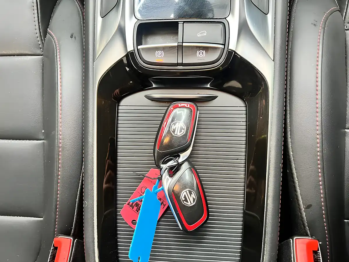 Used 2024 MG HS Se Red - Interior and Exterior details 16