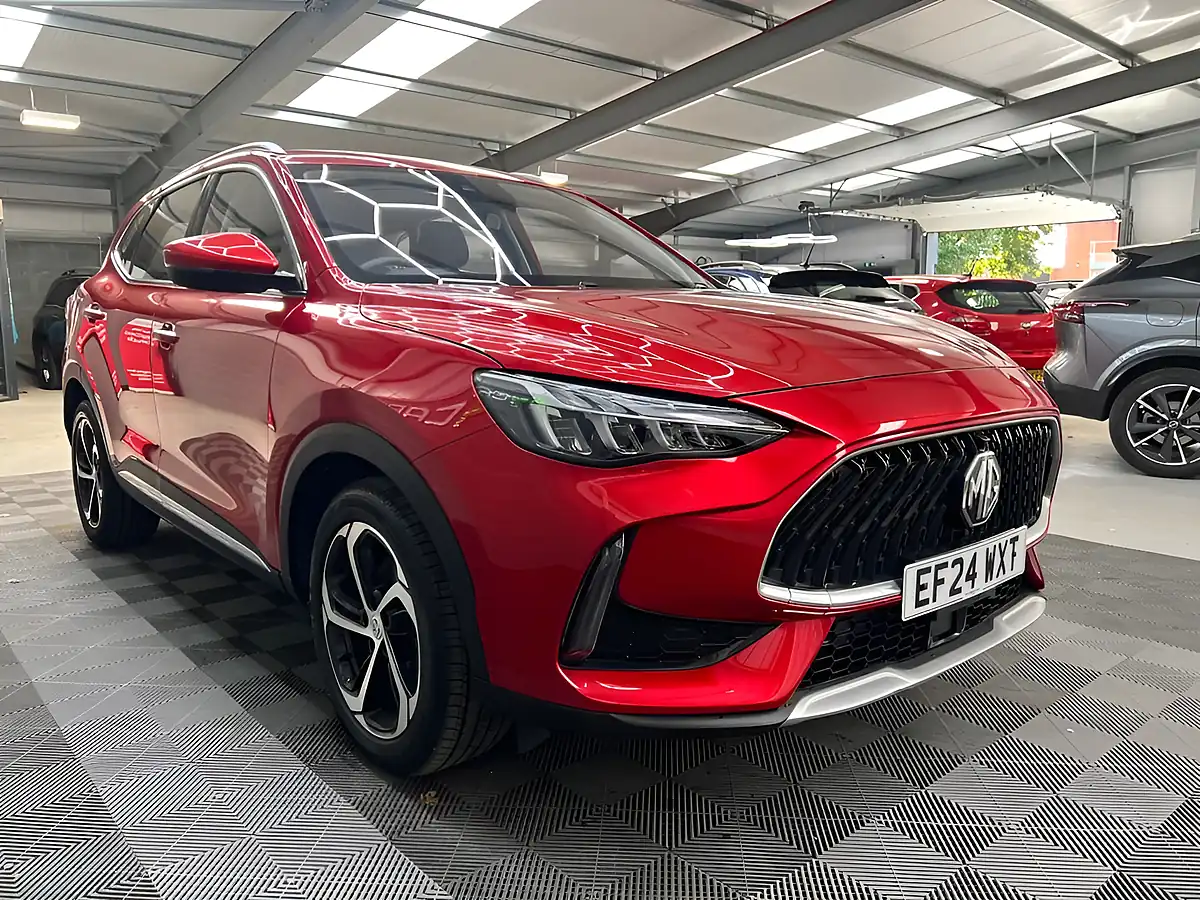 Used 2024 MG HS Se Red - Interior and Exterior details 2
