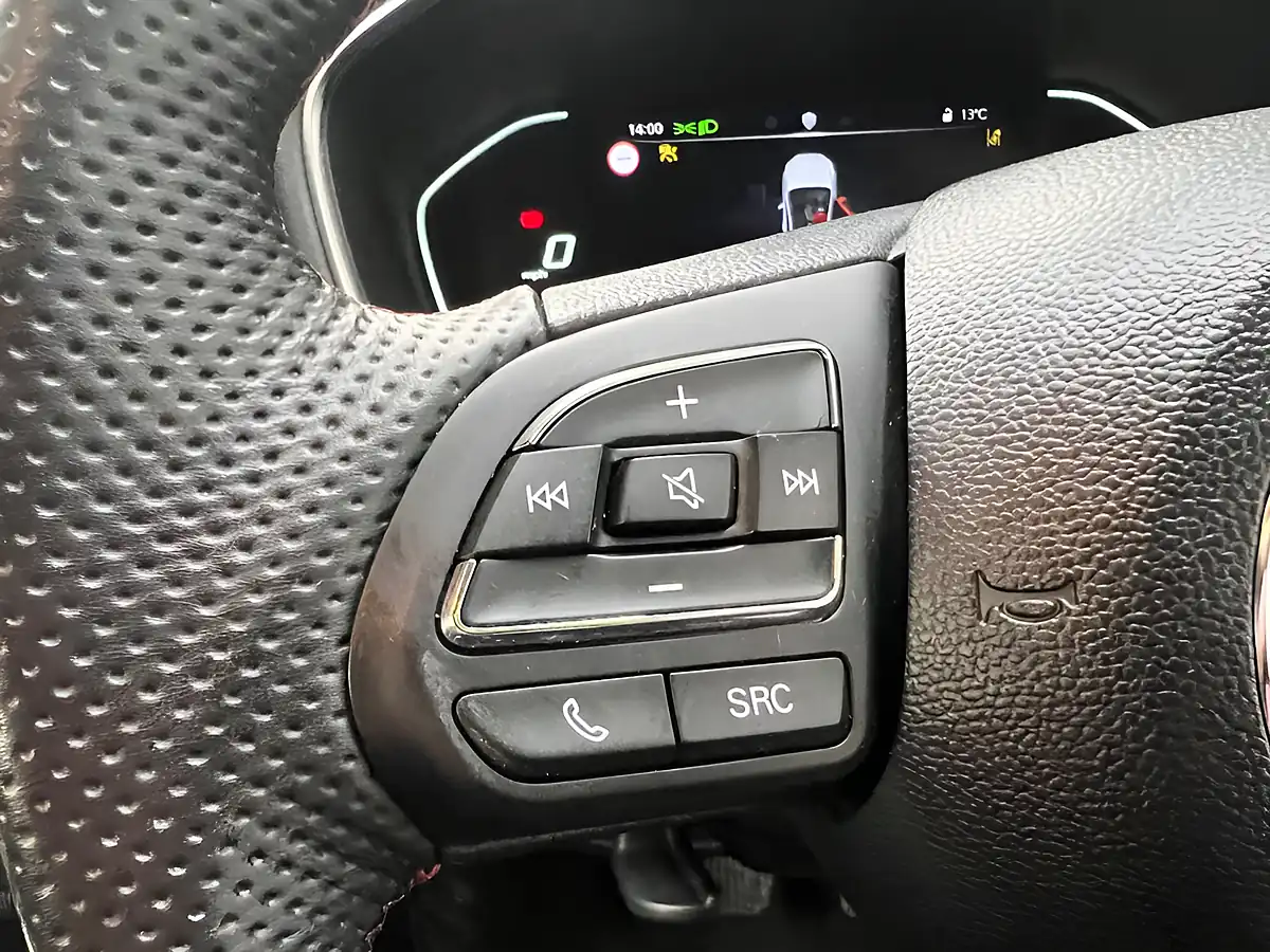 Used 2024 MG HS Se Red - Interior and Exterior details 20