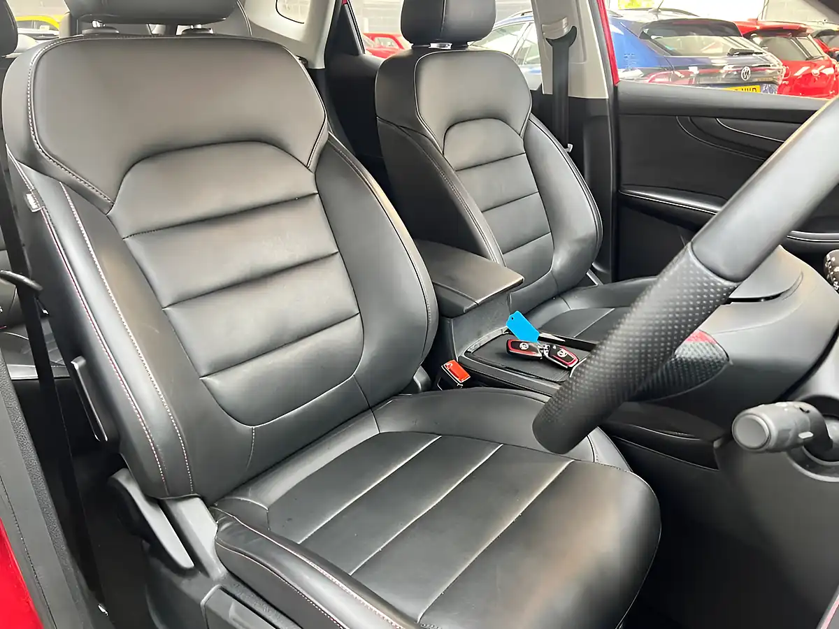 Used 2024 MG HS Se Red - Interior and Exterior details 5