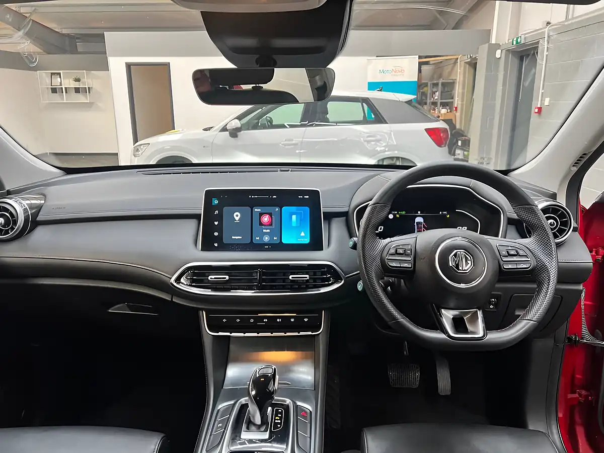 Used 2024 MG HS Se Red - Interior and Exterior details 6