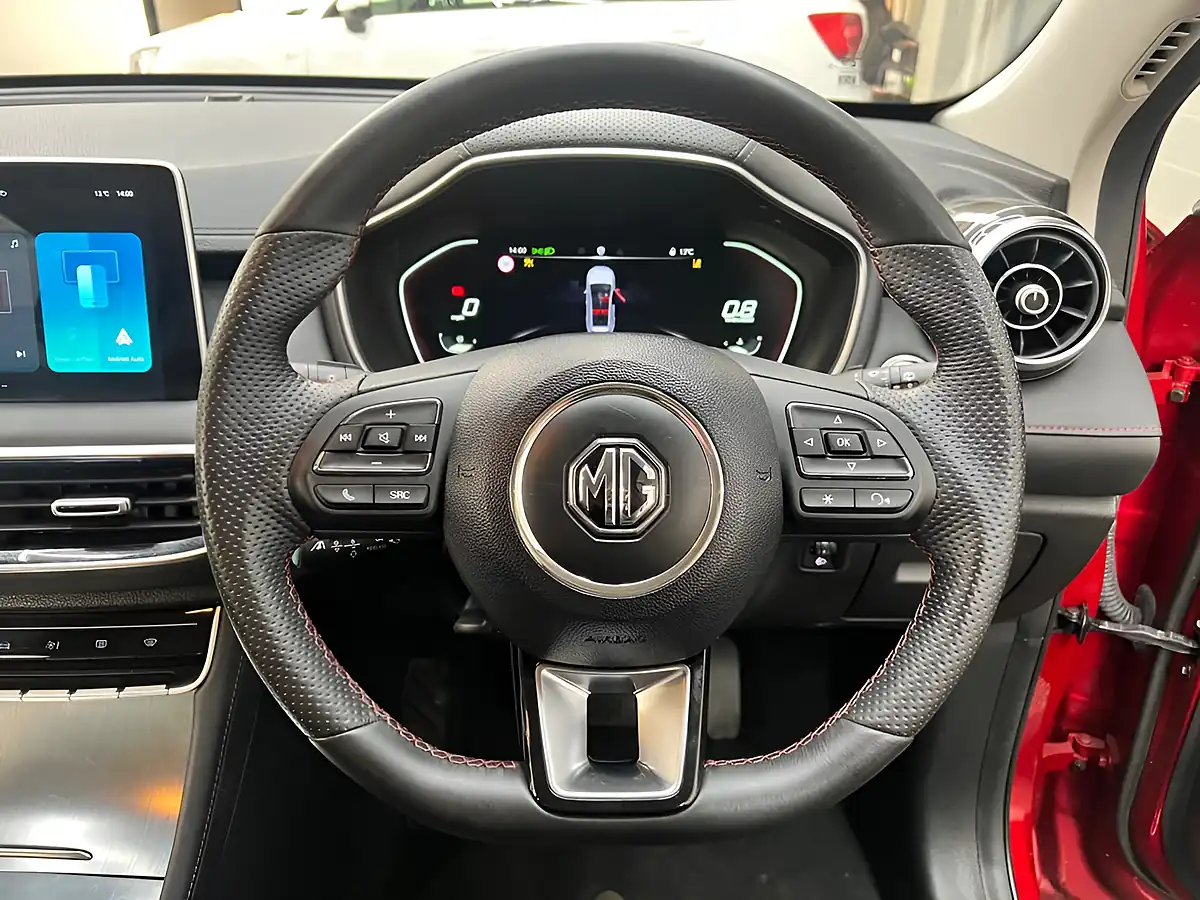 Used 2024 MG HS Se Red - Interior and Exterior details 7