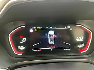 Used 2024 MG HS Se Red - Interior and Exterior details 8