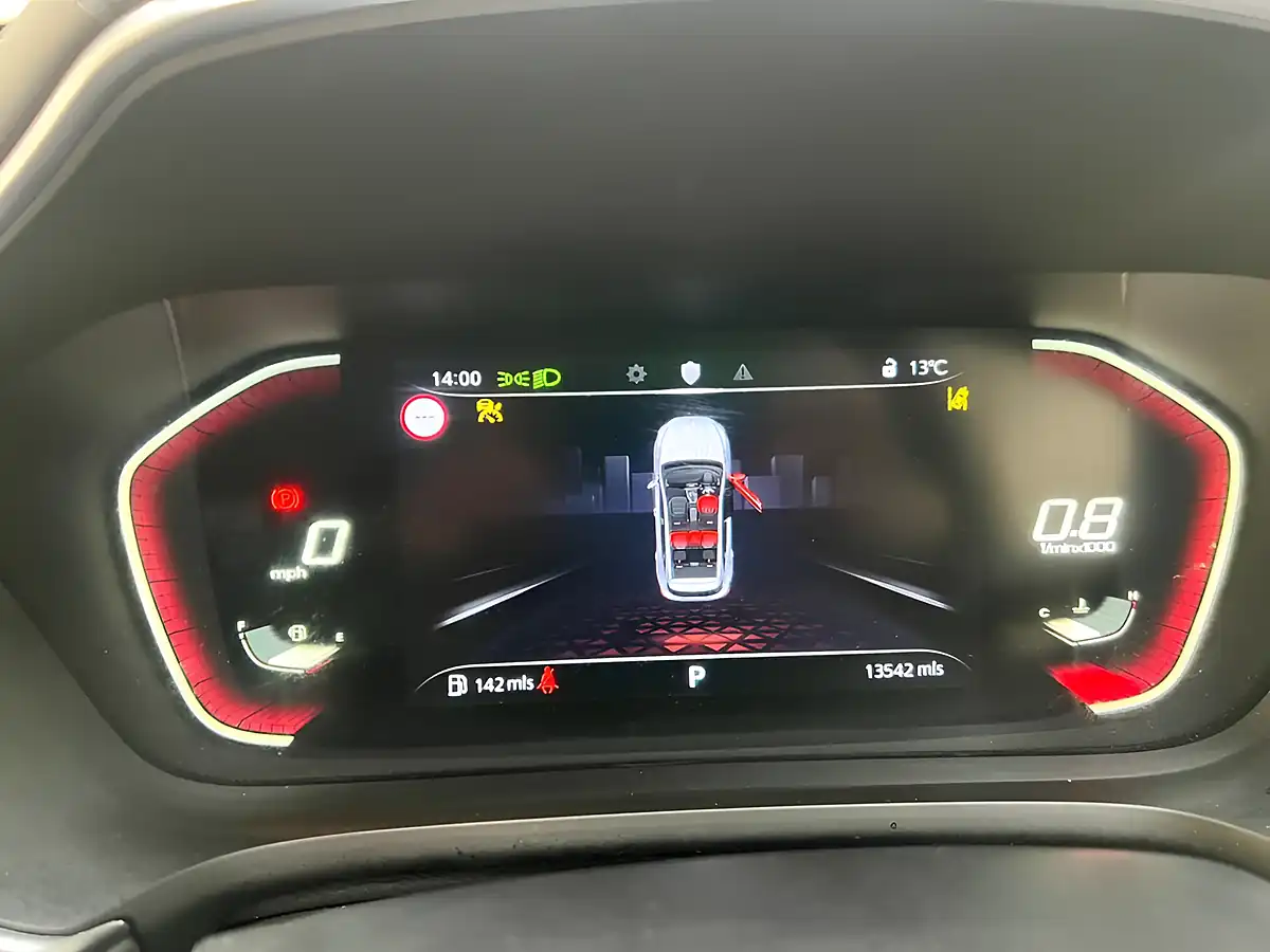 Used 2024 MG HS Se Red - Interior and Exterior details 8
