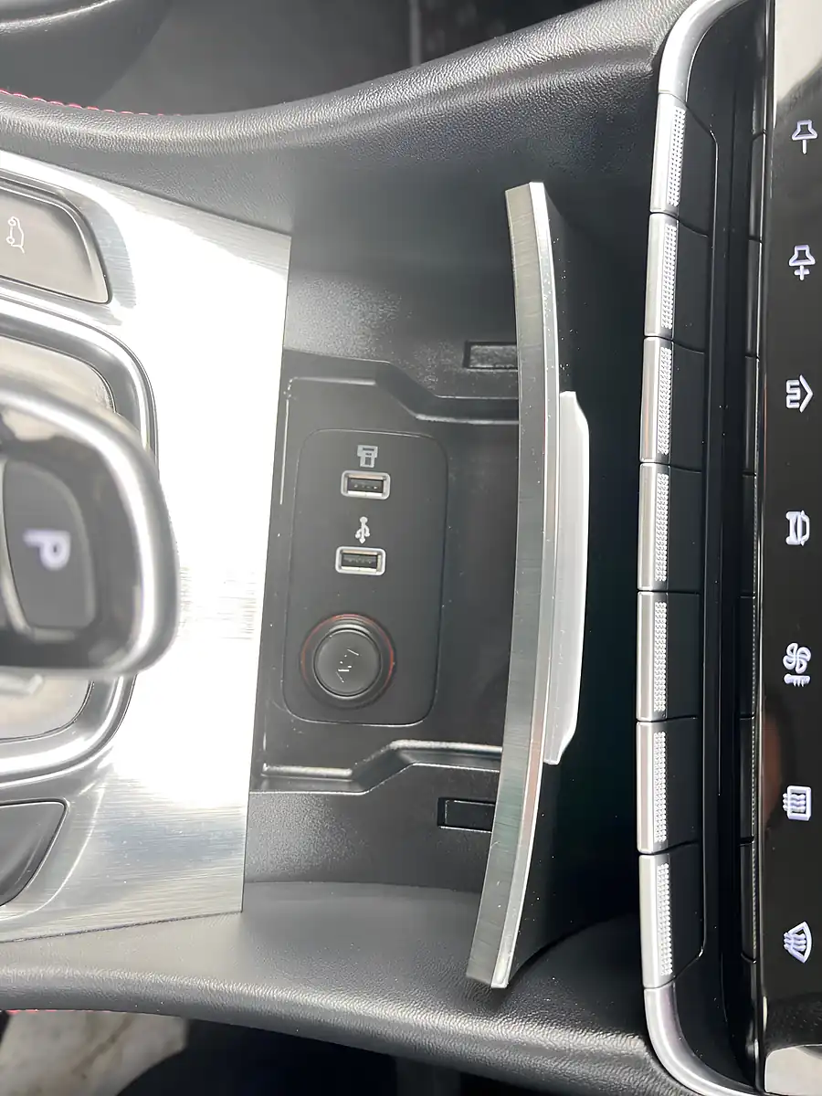 Used 2024 MG HS Trophy White - Interior and Exterior details 12