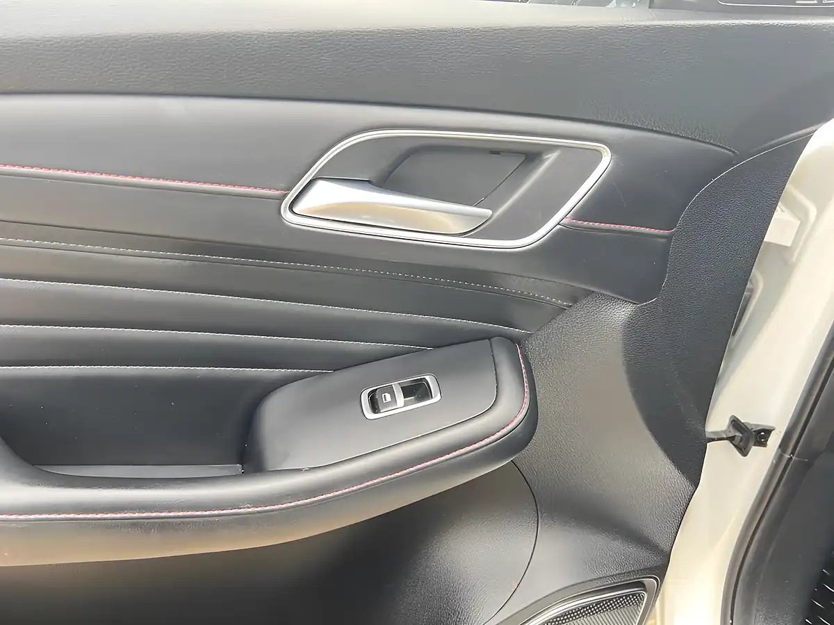 Used 2024 MG HS Trophy White - Interior and Exterior details 13