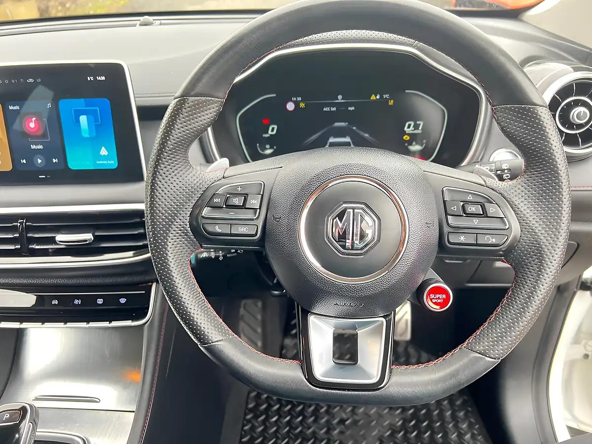Used 2024 MG HS Trophy White - Interior and Exterior details 17