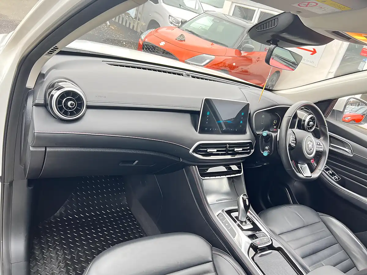 Used 2024 MG HS Trophy White - Interior and Exterior details 9