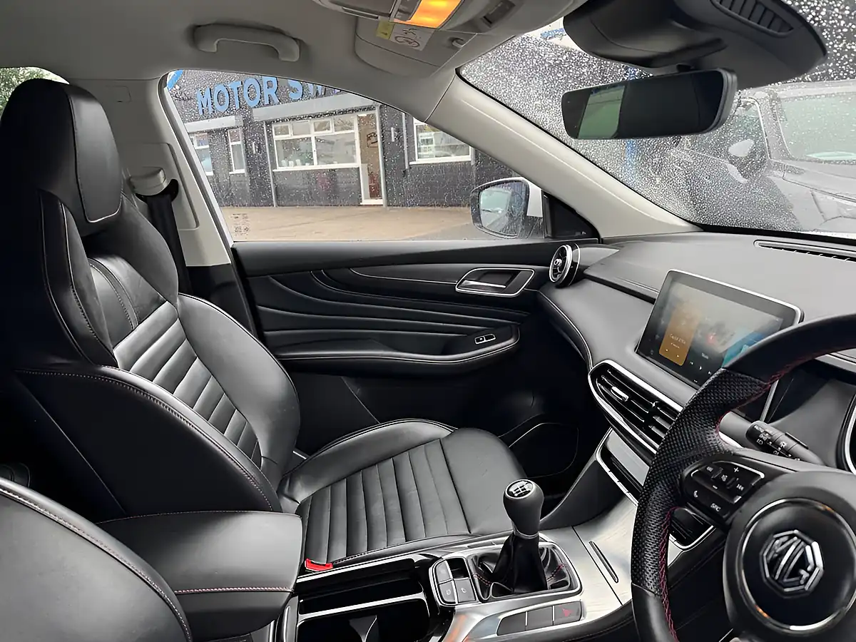 Used 2024 MG MG Hs Trophy White - Interior and Exterior details 12
