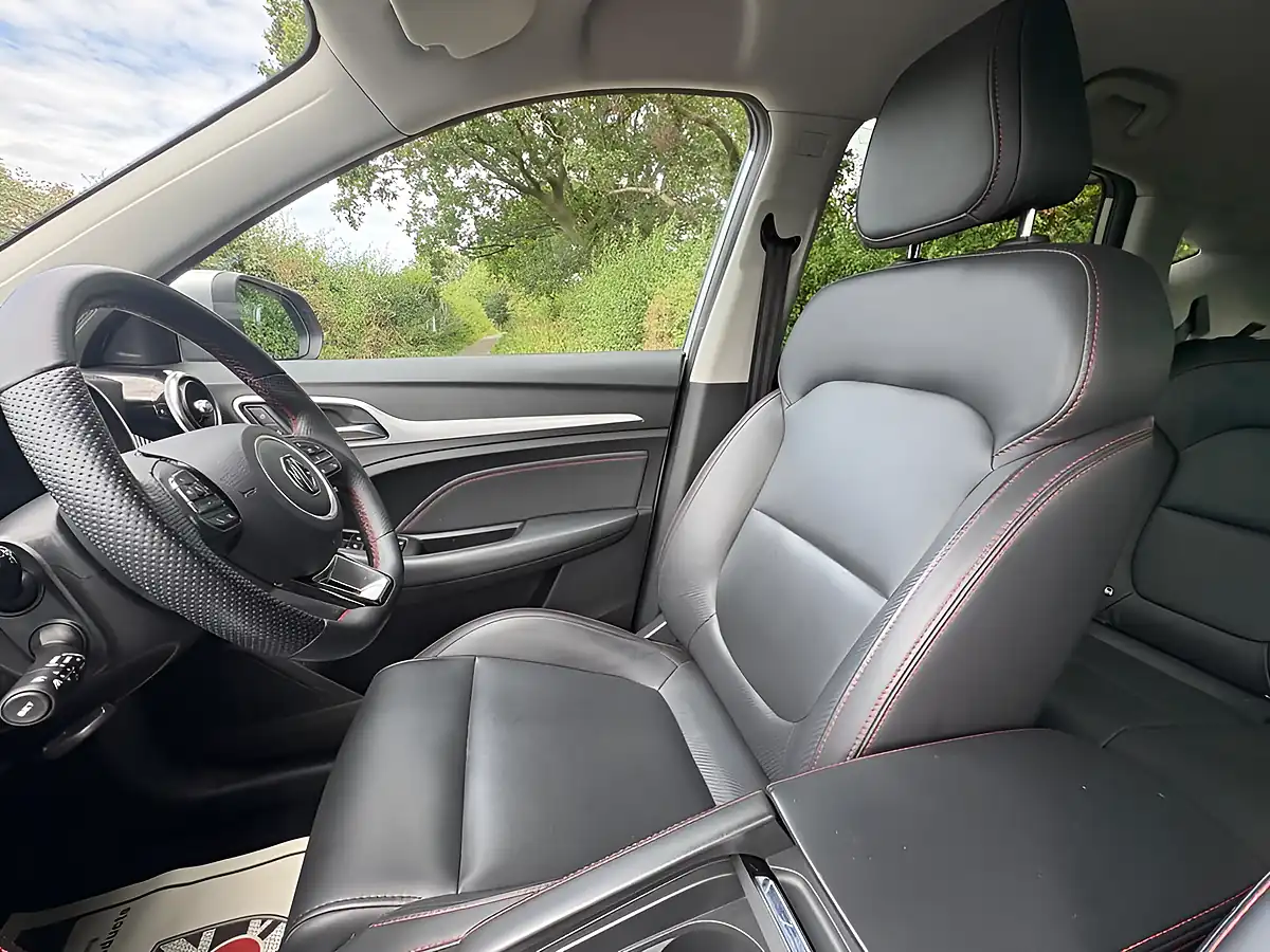 Used 2024 MG MG Zs Trophy Connect Long Range Silver - Interior and Exterior details 10