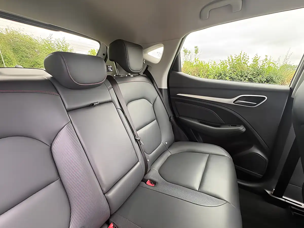 Used 2024 MG MG Zs Trophy Connect Long Range Silver - Interior and Exterior details 16