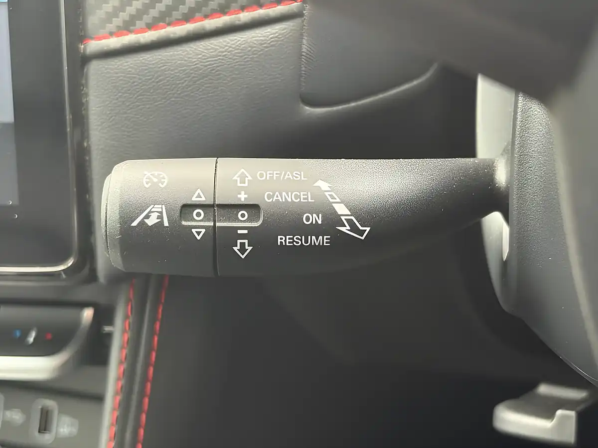 Used 2024 MG MG Zs Trophy Connect Long Range Silver - Interior and Exterior details 20