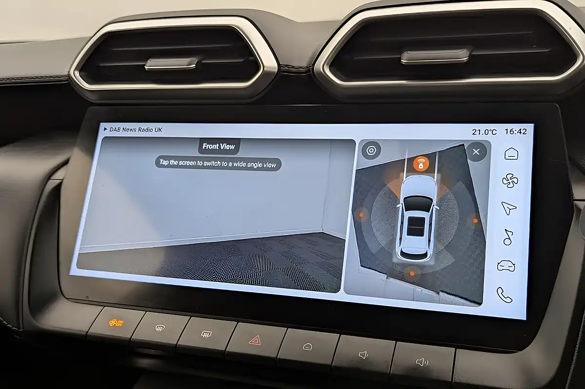 Used 2024 MG MG Zs Trophy White - Interior and Exterior details 14