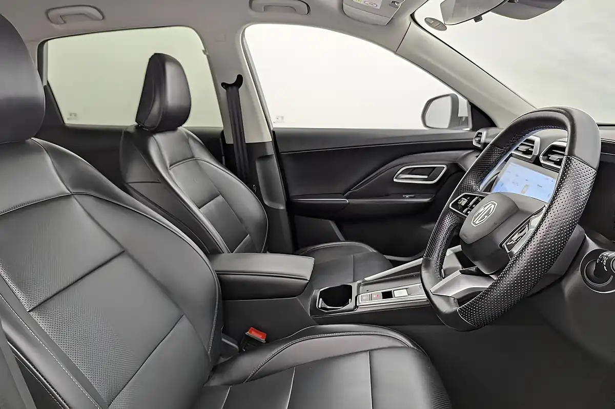 Used 2024 MG MG Zs Trophy White - Interior and Exterior details 2