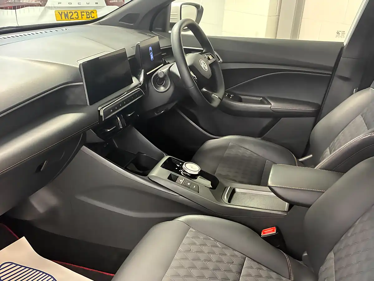 Used 2024 MG MG3 Trophy White - Interior and Exterior details 12