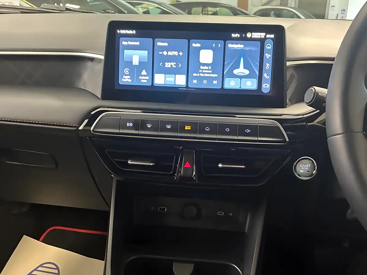 Used 2024 MG MG3 Trophy White - Interior and Exterior details 13