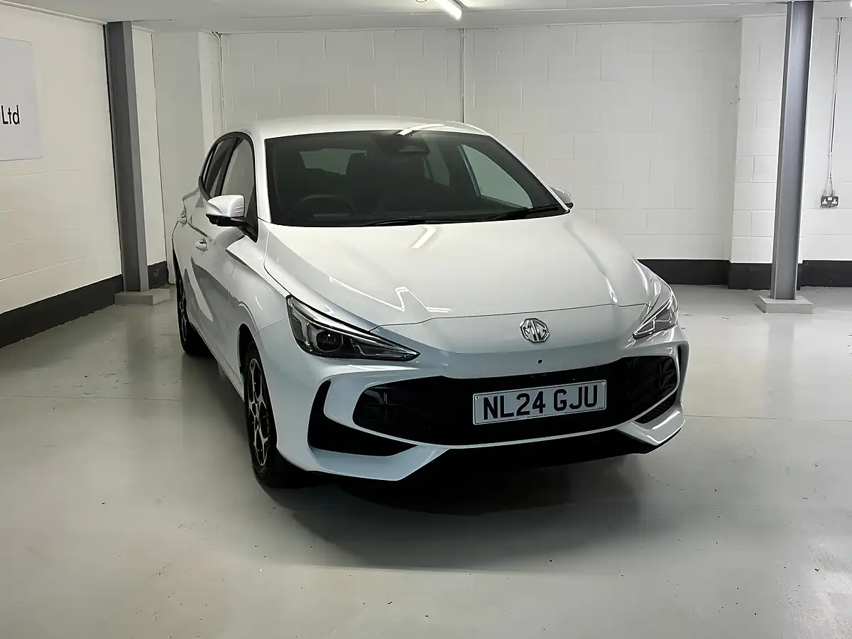 Used 2024 MG MG3 Trophy White - Interior and Exterior details 3