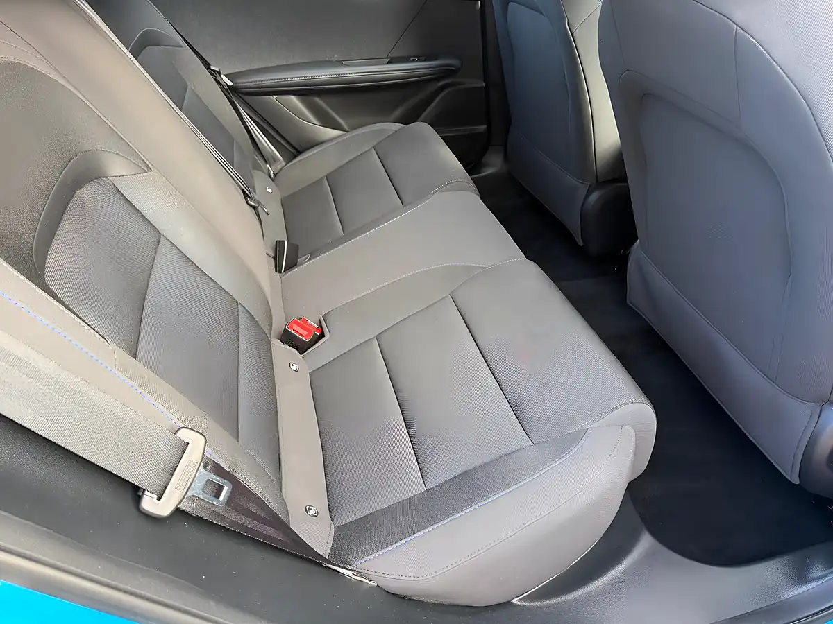 Used 2024 MG Mg4 Se Blue - Interior and Exterior details 11